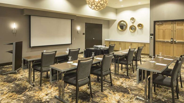 <b>Hilton Garden Inn Pittsburgh Airport Meeting</b>. Images powered by <a href="https://iceportal.shijigroup.com/" title="IcePortal" target="_blank">IcePortal</a>.