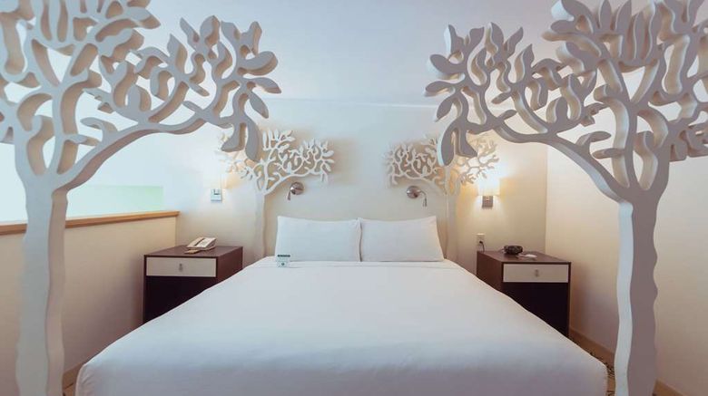 <b>Hotel Skyler Syracuse, Tapestry Coll Room</b>. Images powered by <a href="https://iceportal.shijigroup.com/" title="IcePortal" target="_blank">IcePortal</a>.