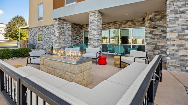 Home2 Suites by Hilton Maumee Toledo Exterior