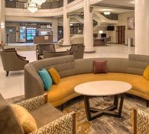 DoubleTree by Hilton Utica Lobby