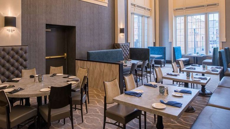 <b>DoubleTree by Hilton Utica Restaurant</b>. Images powered by <a href="https://iceportal.shijigroup.com/" title="IcePortal" target="_blank">IcePortal</a>.