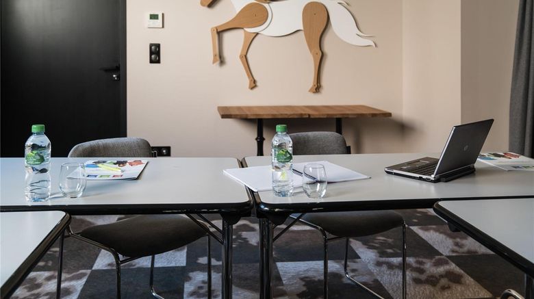 <b>ibis Styles Laval Centre Gare Meeting</b>. Images powered by <a href="https://iceportal.shijigroup.com/" title="IcePortal" target="_blank">IcePortal</a>.