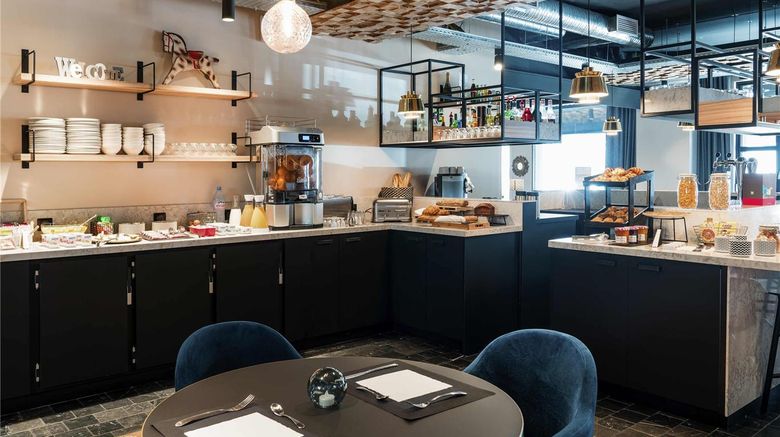 <b>ibis Styles Laval Centre Gare Restaurant</b>. Images powered by <a href="https://iceportal.shijigroup.com/" title="IcePortal" target="_blank">IcePortal</a>.