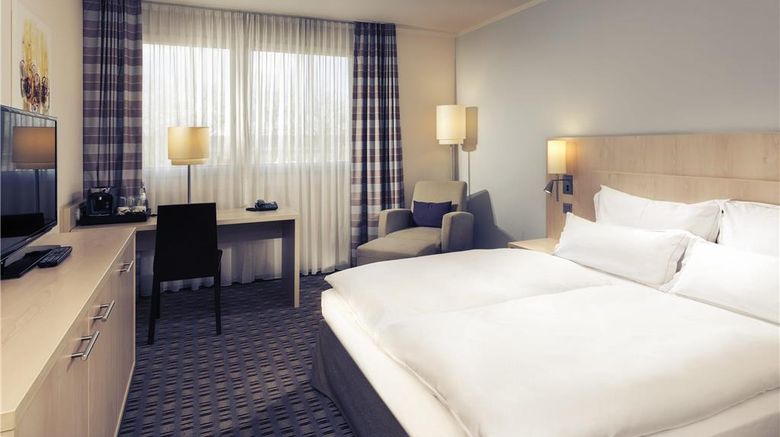 <b>Mercure Mannheim am Friedensplatz Room</b>. Images powered by <a href="https://iceportal.shijigroup.com/" title="IcePortal" target="_blank">IcePortal</a>.