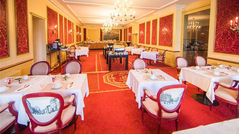 <b>Mercure Moulins Centre - Hotel de Paris Restaurant</b>. Images powered by <a href="https://iceportal.shijigroup.com/" title="IcePortal" target="_blank">IcePortal</a>.