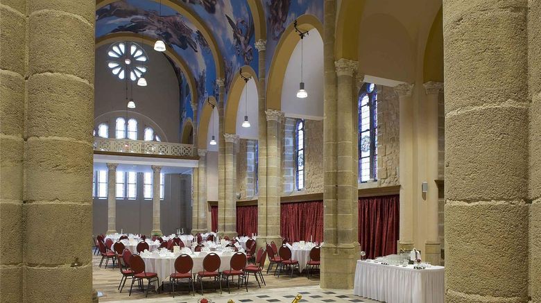 <b>Mercure Moulins Centre - Hotel de Paris Meeting</b>. Images powered by <a href="https://iceportal.shijigroup.com/" title="IcePortal" target="_blank">IcePortal</a>.