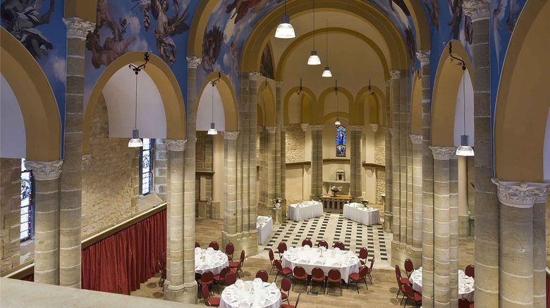 <b>Mercure Moulins Centre - Hotel de Paris Meeting</b>. Images powered by <a href="https://iceportal.shijigroup.com/" title="IcePortal" target="_blank">IcePortal</a>.