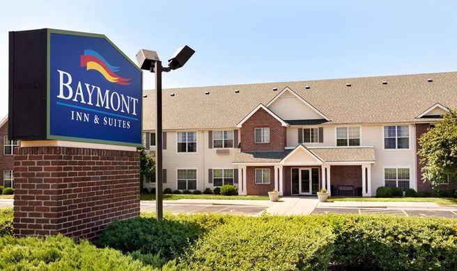 Baymont Inn & Suites Wichita East Exterior