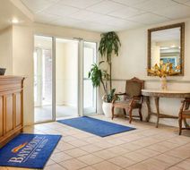 Baymont Inn & Suites Wichita East Lobby