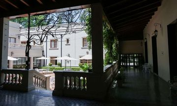 Howard Johnson Escobar Hotel
