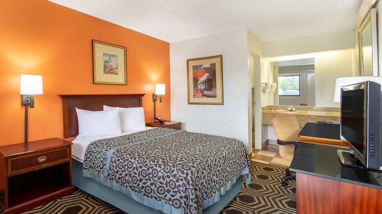 <b>Travelodge South Holland Room</b>. Images powered by <a href="https://iceportal.shijigroup.com/" title="IcePortal" target="_blank">IcePortal</a>.
