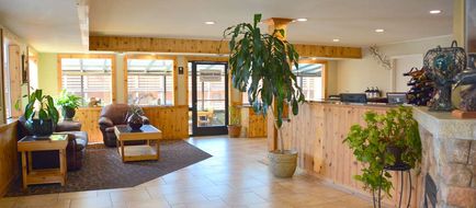 SureStay Plus Hotel Gold Beach Lobby