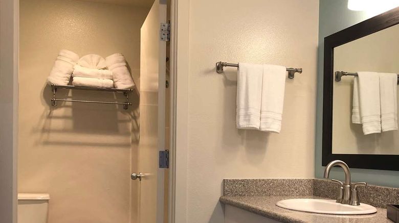 <b>SureStay Plus Hotel Gold Beach Room</b>. Images powered by <a href="https://iceportal.shijigroup.com/" title="IcePortal" target="_blank">IcePortal</a>.