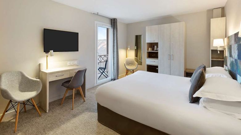 <b>Best Western Plus Hyeres Cote D'Azur Room</b>. Images powered by <a href="https://iceportal.shijigroup.com/" title="IcePortal" target="_blank">IcePortal</a>.