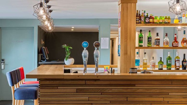 <b>Best Western Plus Hyeres Cote D'Azur Restaurant</b>. Images powered by <a href="https://iceportal.shijigroup.com/" title="IcePortal" target="_blank">IcePortal</a>.