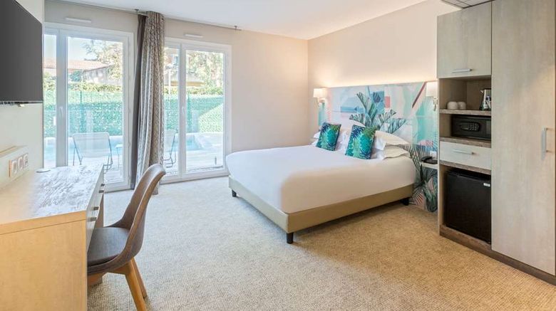 <b>Best Western Plus Hyeres Cote D'Azur Room</b>. Images powered by <a href="https://iceportal.shijigroup.com/" title="IcePortal" target="_blank">IcePortal</a>.