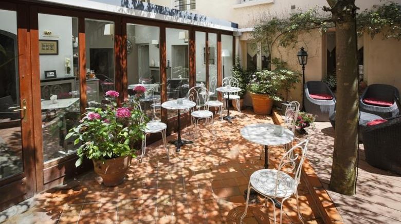 <b>Hotel La Residence du Berry Restaurant</b>. Images powered by <a href="https://iceportal.shijigroup.com/" title="IcePortal" target="_blank">IcePortal</a>.