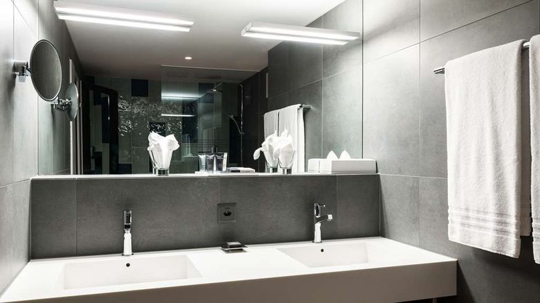 <b>Parkhotel Zug Room</b>. Images powered by <a href="https://iceportal.shijigroup.com/" title="IcePortal" target="_blank">IcePortal</a>.