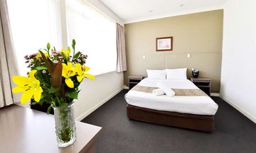 greet Hotel Alice Springs