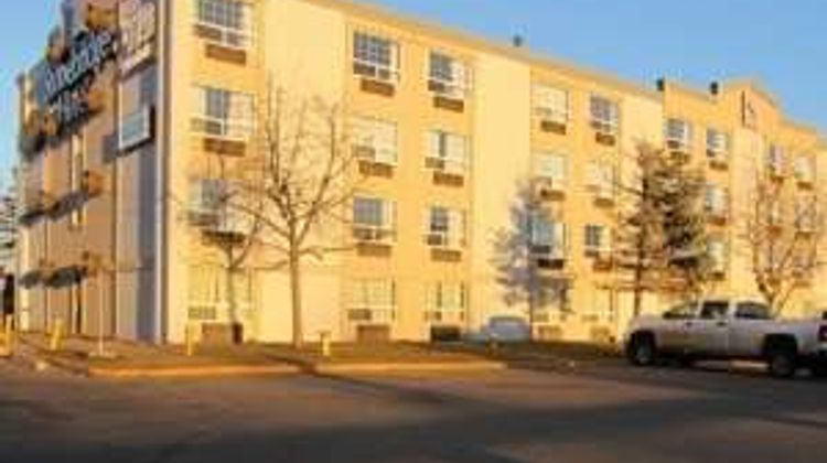 Stonebridge Hotel Exterior