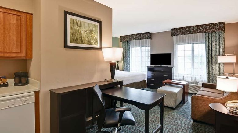 <b>Homewood Suites by Hilton Aurora Room</b>. Images powered by <a href="https://iceportal.shijigroup.com/" title="IcePortal" target="_blank">IcePortal</a>.