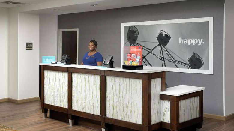 <b>Hampton Inn Denver Tech Center South Lobby</b>. Images powered by <a href="https://iceportal.shijigroup.com/" title="IcePortal" target="_blank">IcePortal</a>.