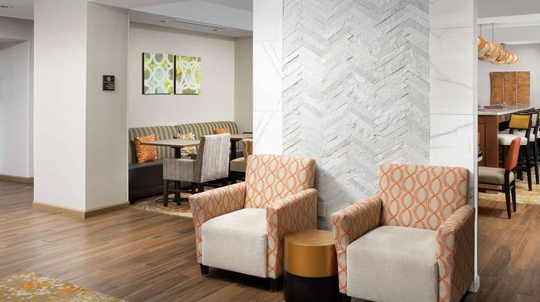 <b>Hampton Inn Denver Tech Center South Lobby</b>. Images powered by <a href="https://iceportal.shijigroup.com/" title="IcePortal" target="_blank">IcePortal</a>.