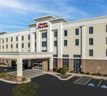 Hampton Inn & Suites Fayetteville Exterior