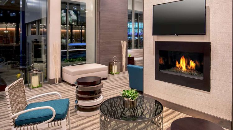 Hilton Garden Inn Financial Center Lobby