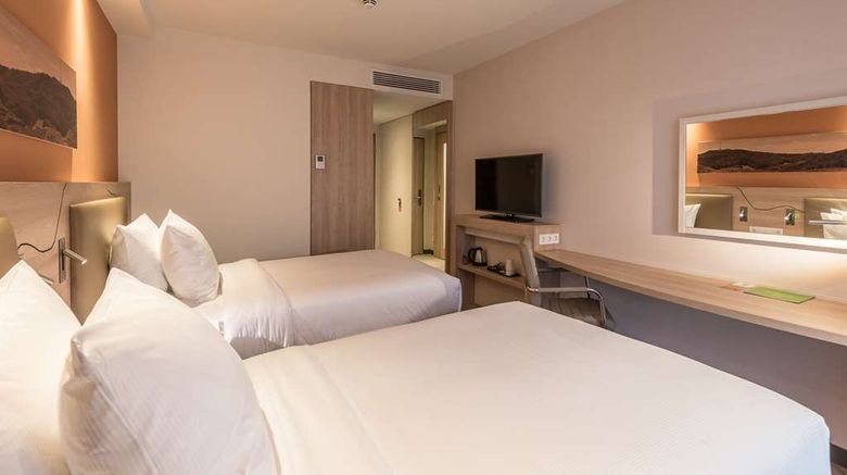 <b>Hampton by Hilton Freiburg Room</b>. Images powered by <a href="https://iceportal.shijigroup.com/" title="IcePortal" target="_blank">IcePortal</a>.