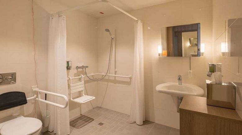 <b>Hampton by Hilton Freiburg Room</b>. Images powered by <a href="https://iceportal.shijigroup.com/" title="IcePortal" target="_blank">IcePortal</a>.