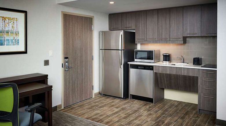 <b>Homewood Suites by Hilton North Bay Room</b>. Images powered by <a href="https://iceportal.shijigroup.com/" title="IcePortal" target="_blank">IcePortal</a>.