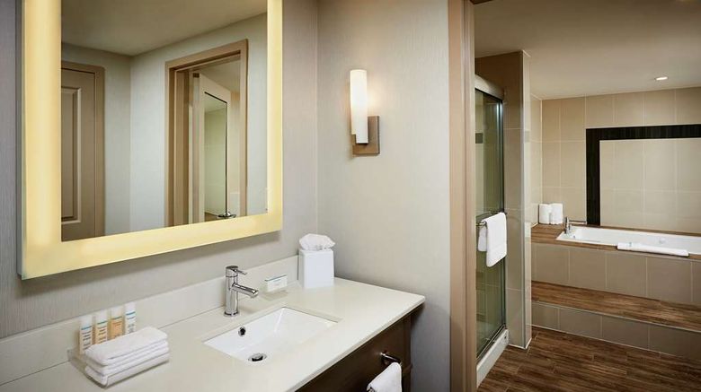 <b>Homewood Suites by Hilton North Bay Room</b>. Images powered by <a href="https://iceportal.shijigroup.com/" title="IcePortal" target="_blank">IcePortal</a>.