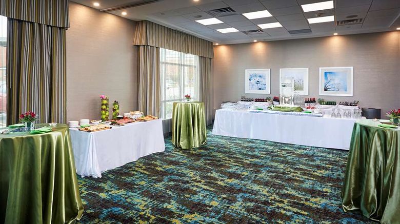 <b>Homewood Suites by Hilton North Bay Meeting</b>. Images powered by <a href="https://iceportal.shijigroup.com/" title="IcePortal" target="_blank">IcePortal</a>.