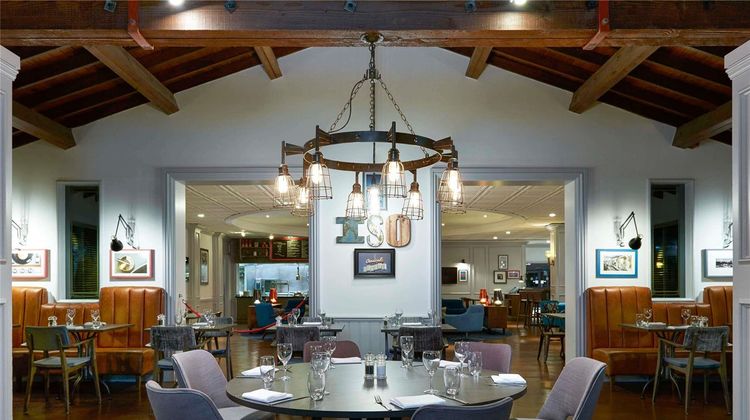 Novotel London Stansted Airport Restaurant