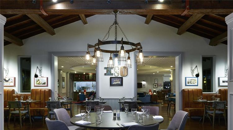 Novotel London Stansted Airport Restaurant