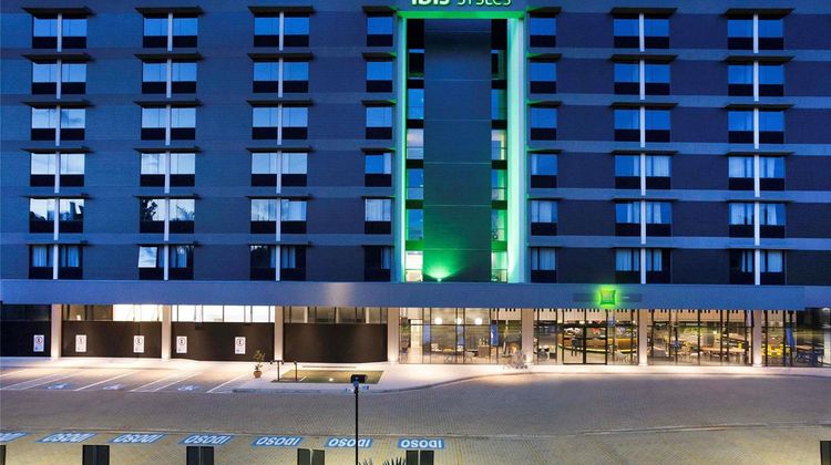 Ibis Styles Taubate Exterior