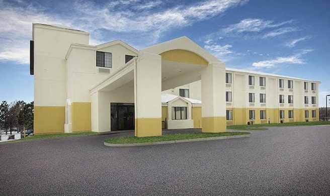 Baymont Inn & Suites Fort Collins Exterior