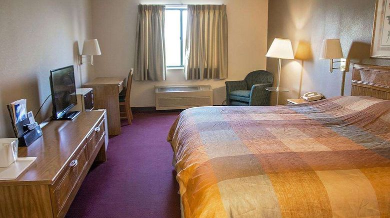 <b>Baymont Inn & Suites, Harvard Room</b>. Images powered by <a href="https://iceportal.shijigroup.com/" title="IcePortal" target="_blank">IcePortal</a>.