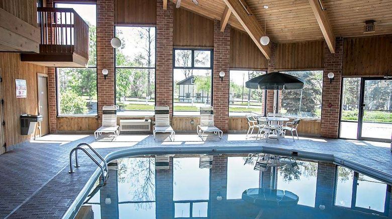 <b>Baymont Inn & Suites, Harvard Pool</b>. Images powered by <a href="https://iceportal.shijigroup.com/" title="IcePortal" target="_blank">IcePortal</a>.