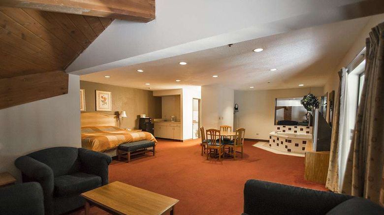<b>Baymont Inn & Suites, Harvard Suite</b>. Images powered by <a href="https://iceportal.shijigroup.com/" title="IcePortal" target="_blank">IcePortal</a>.