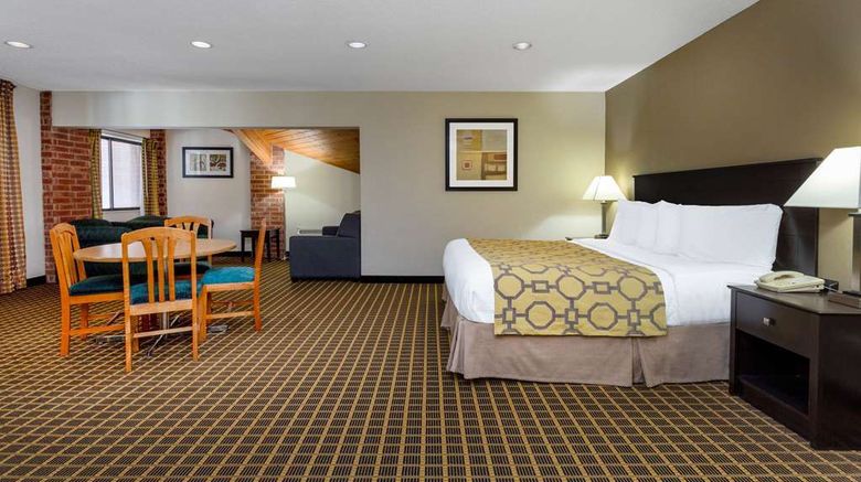 <b>Baymont Inn & Suites, Harvard Suite</b>. Images powered by <a href="https://iceportal.shijigroup.com/" title="IcePortal" target="_blank">IcePortal</a>.