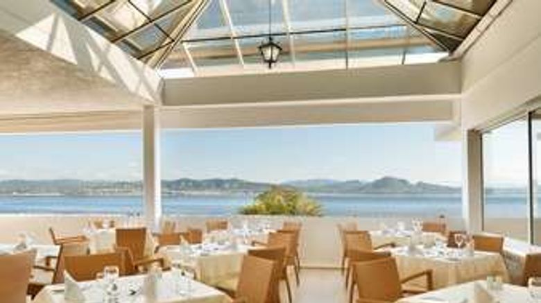 <b>Ramada Loutraki Poseidon Resort Restaurant</b>. Images powered by <a href="https://iceportal.shijigroup.com/" title="IcePortal" target="_blank">IcePortal</a>.