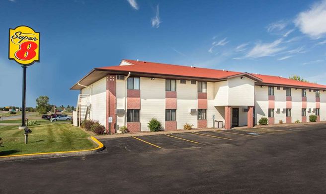 Super 8 Eau Claire I-94 Exterior