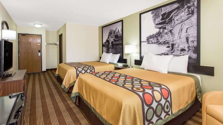Super 8 Eau Claire I-94 Room