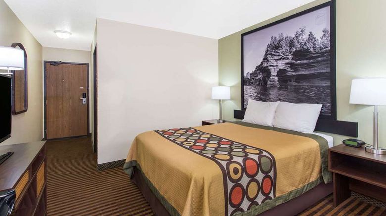 <b>Super 8 Eau Claire I-94 Room</b>. Images powered by <a href="https://iceportal.shijigroup.com/" title="IcePortal" target="_blank">IcePortal</a>.