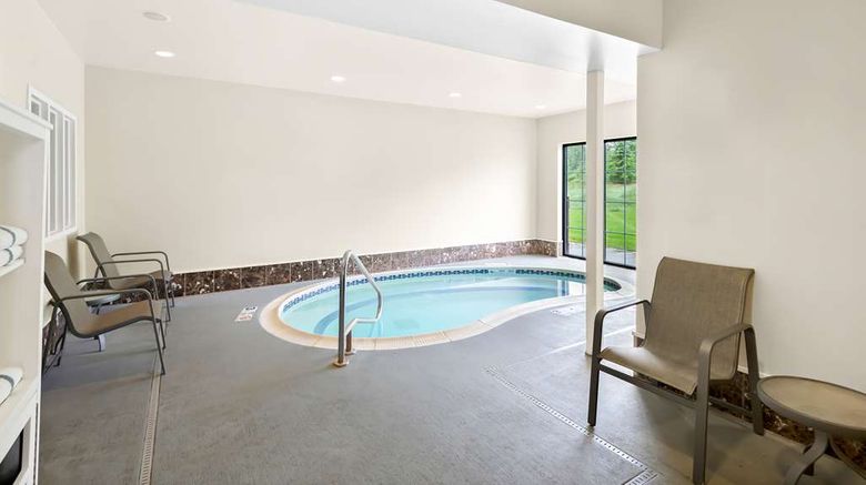 <b>Best Western Palmyra Inn & Suites Pool</b>. Images powered by <a href="https://iceportal.shijigroup.com/" title="IcePortal" target="_blank">IcePortal</a>.