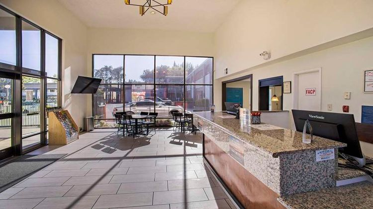 SureStay Plus by BW Sacramento North Lobby