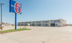 Motel 6 Liberal