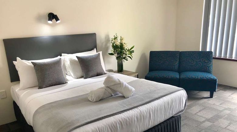 <b>Hotel Clipper Room</b>. Images powered by <a href="https://iceportal.shijigroup.com/" title="IcePortal" target="_blank">IcePortal</a>.